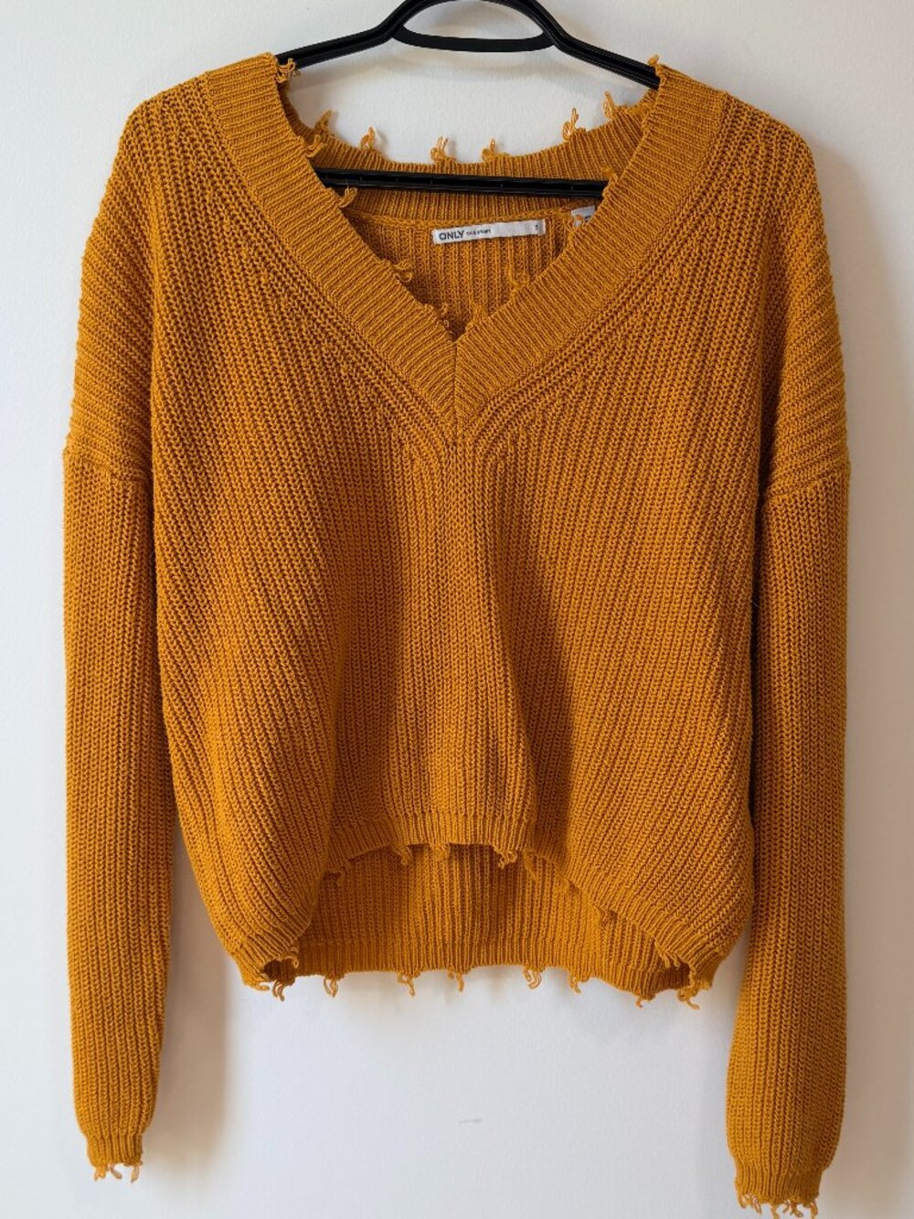 ONLY Mustard Yellow Distressed V-Neck Cropped Knit Sweater – Size Small